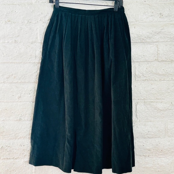 Gorgeous dark green fine corduroy midi skirt from Ralph Lauren from the 80s. But - Picture 10 of 13